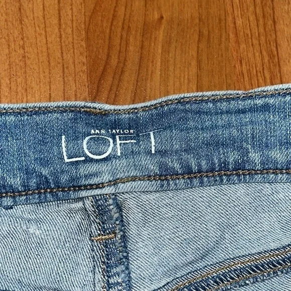 Ann Taylor Loft women’s skinny jeans with light intentional distressing - Picture 7 of 12